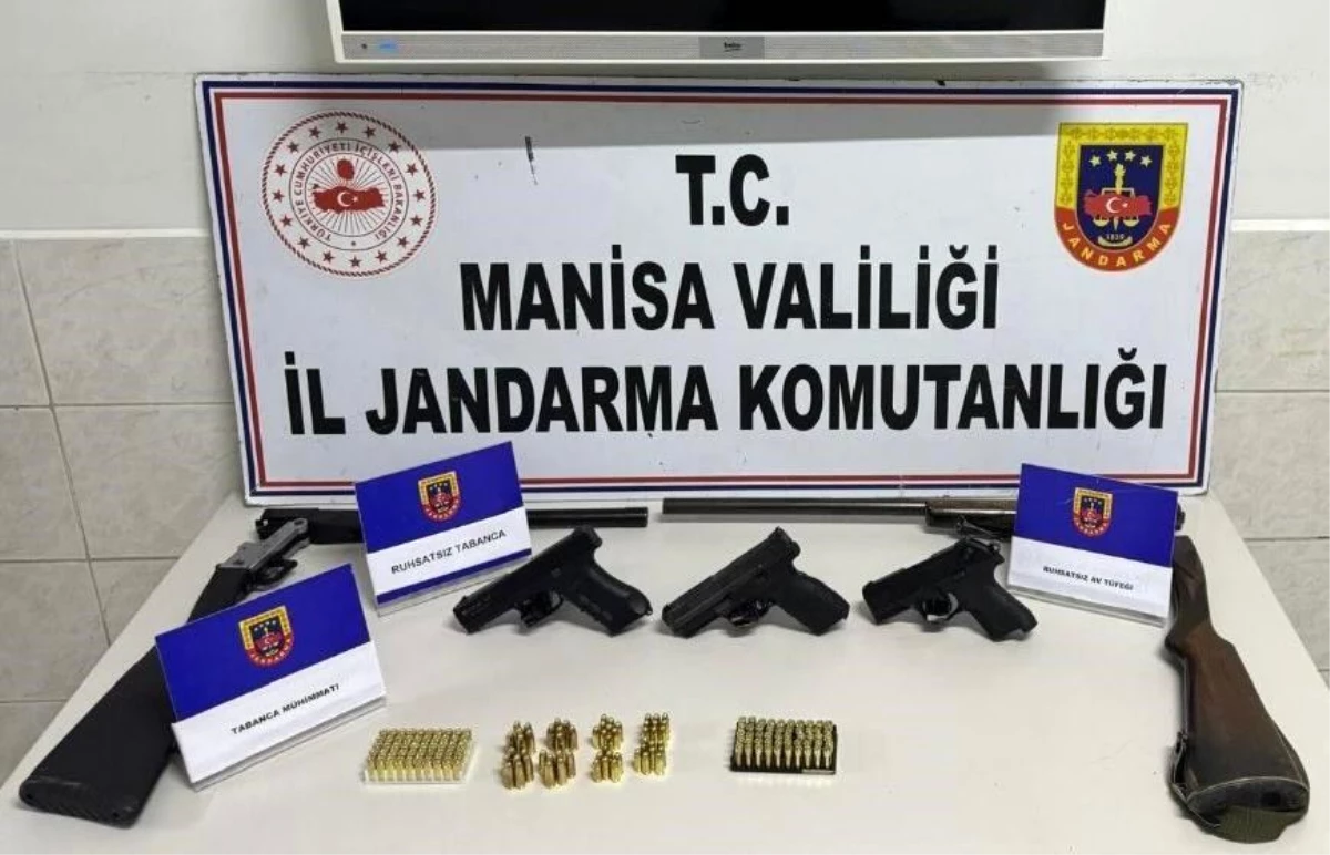 Manisa Akhisar’da Ruhsatsız Silah Operasyonu: 3 Tabanca ve 2 Tüfek Ele Geçirildi