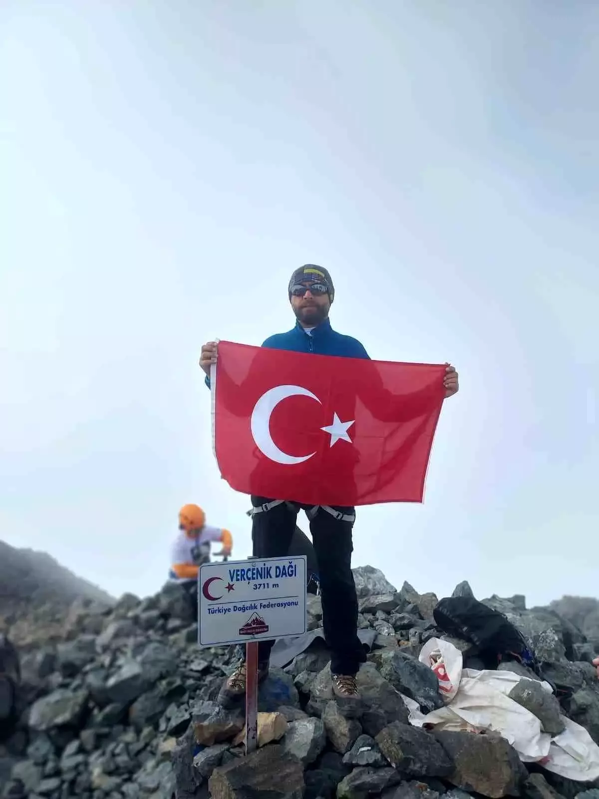 afad ipsiz recep anisina vercenik dagi zirvesine tirmandi ZuXJUtEE