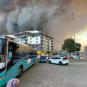 canakkalede orman yangini panige neden oldu O4KivJOC