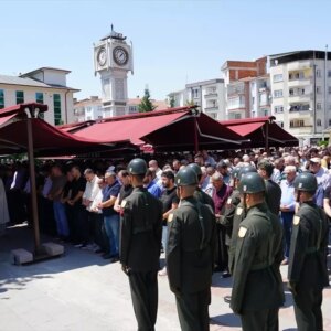 emekli yarbay recep yasar son yolculuguna ugurlandi LwXv43sF