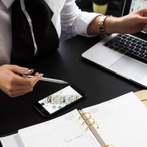 istihdam sosyoekonomik yasam ve uretimde kadinin adi yok nufusun yarisini olusturan kadinlar is gucu piyasasinda erkeklerin ucte birinden az S5lXFA4m