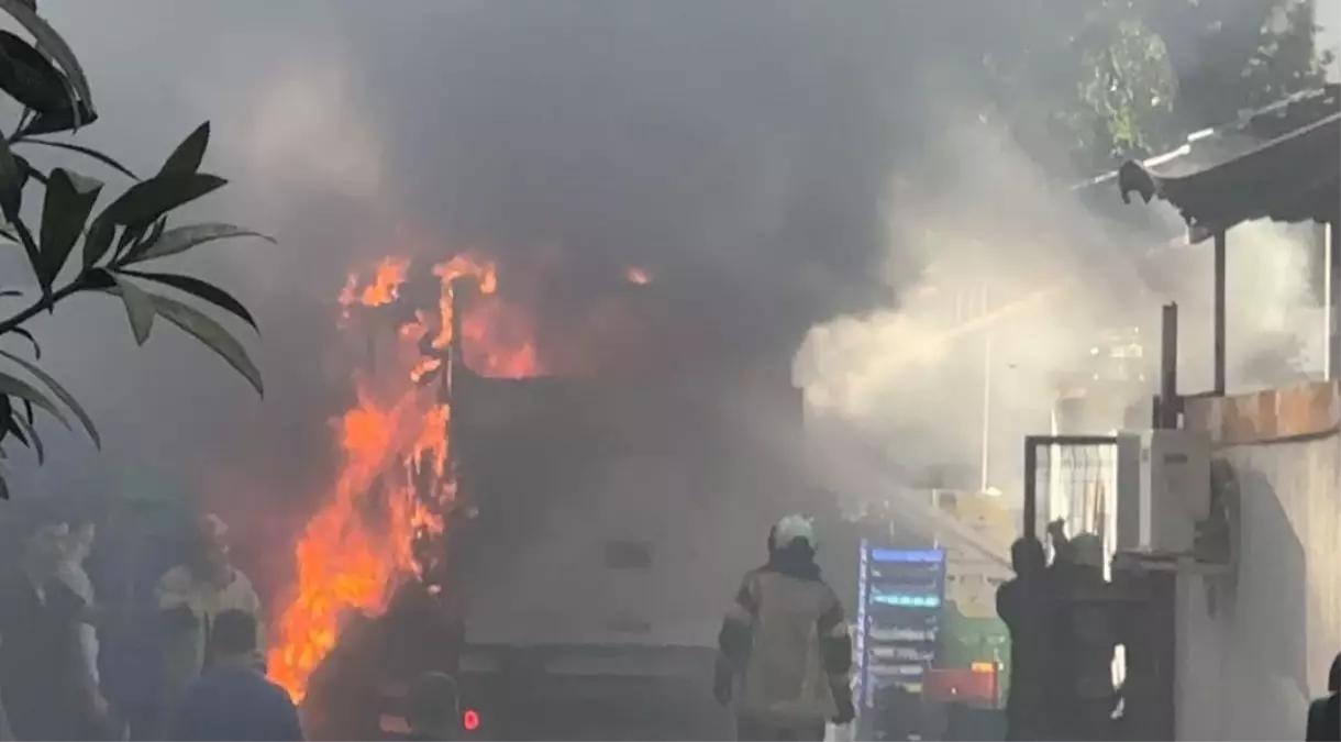 izmirde market kamyonu yandi tiGhm4iI