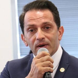 kesin ihrac istemiyle disipline sevk edilmisti akpli mucahit birinci partiden istifa etti egVpQ2EA