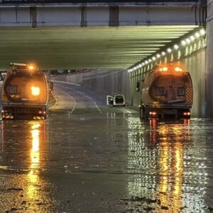 mamakta saganak alt gecidi su basti AGwAFD76