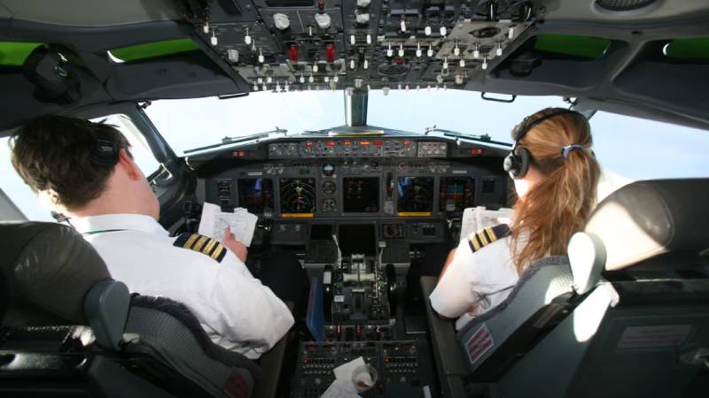 alman pilotlarin neredeyse hepsi ucus sirasinda uyuyor F1WV7Aph