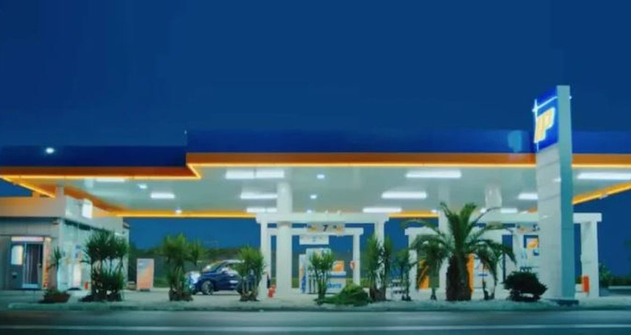 dev akaryakit istasyonu kardes ulkeye satildi binlerce subesi bulunuyor a8SZQm1j