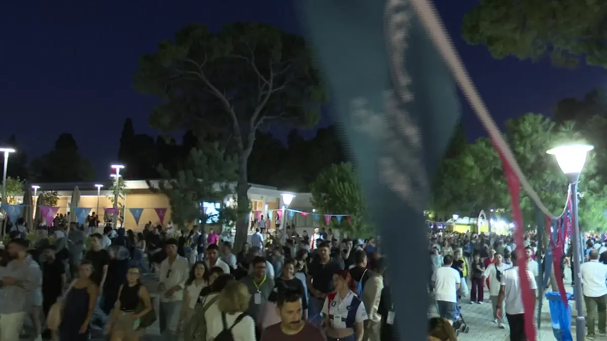 izmir enternasyonal fuarinda buyuk ilgi ceken sergiler stjj9TLr