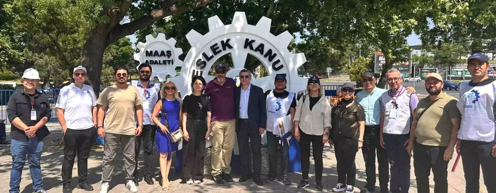 muhendisler emegin degersizlesmesine dikkat cekti 2SetqyLV