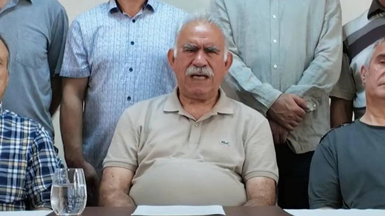 ocalanin sozleri gundemde akpli isimden her sey sil bastan yorumu X1xHp4Eq