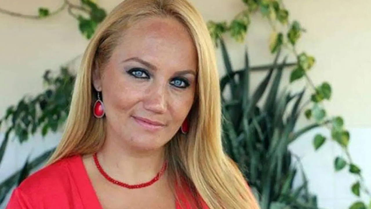 orgut propagandasi suclamasi sanatci pinar aydinlar icin hapis cezasi istemi 6AxdJaOq