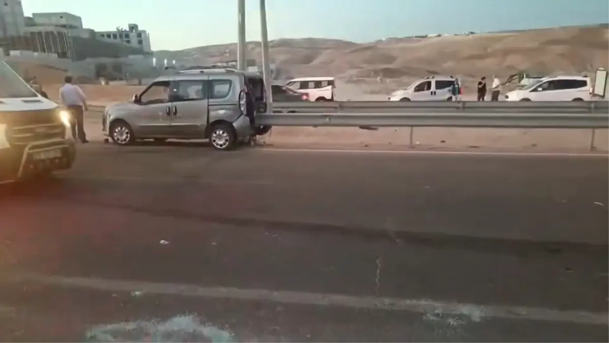 siirtte kaza otomobil surucusu yaralandi dMa2mZi3