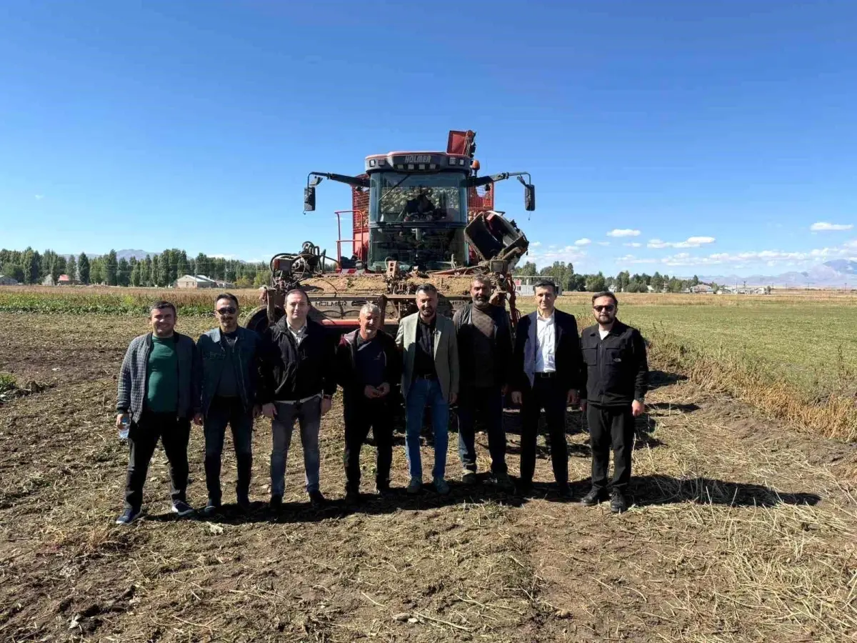 ak parti agri il baskani ilhami yildiz ureten kazanacak turkiye buyuyecek OxrNK51X.jpg