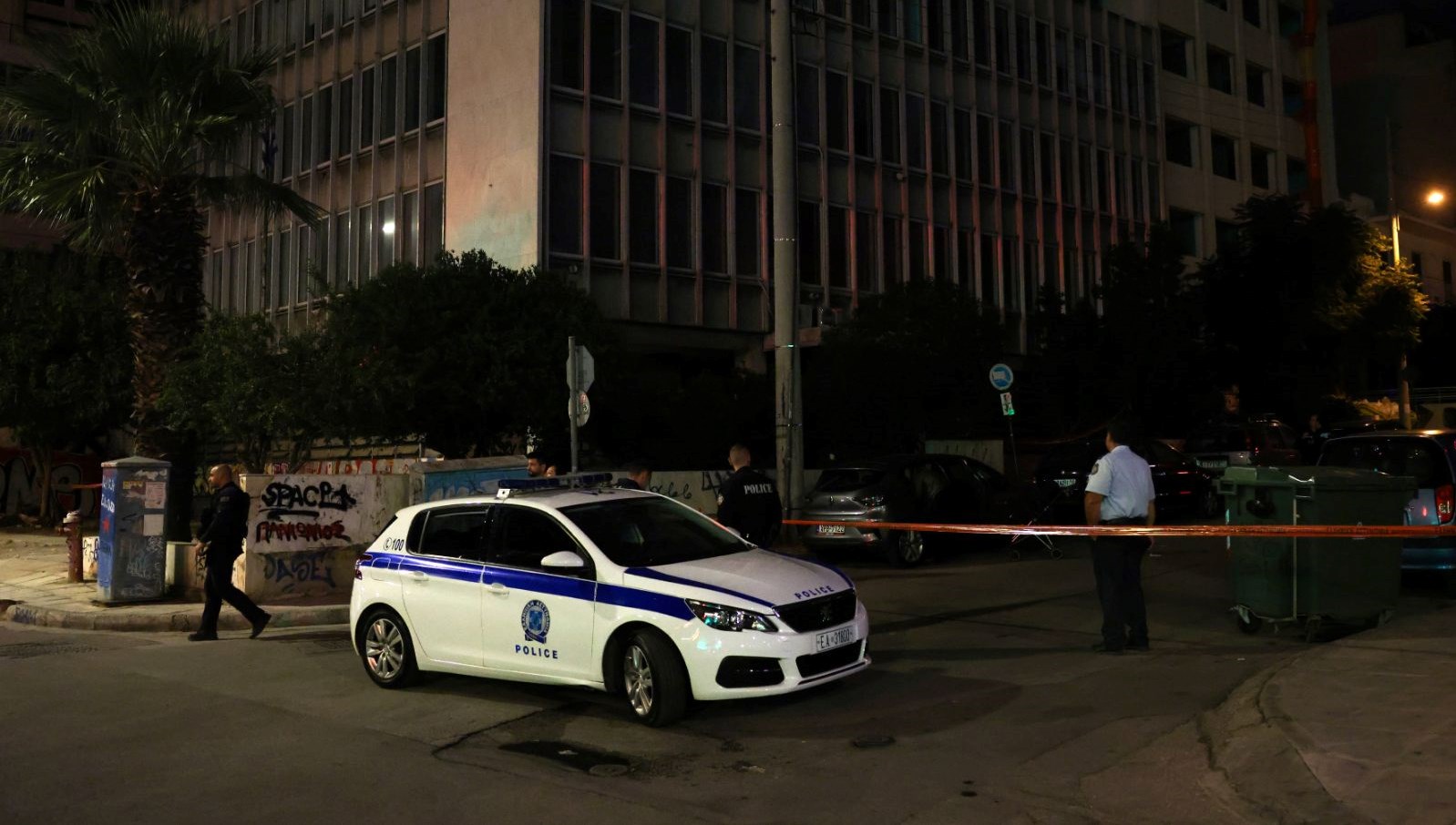 atinada bakanlik binasina piknik tuplu saldiri gktEYqYy.jpg