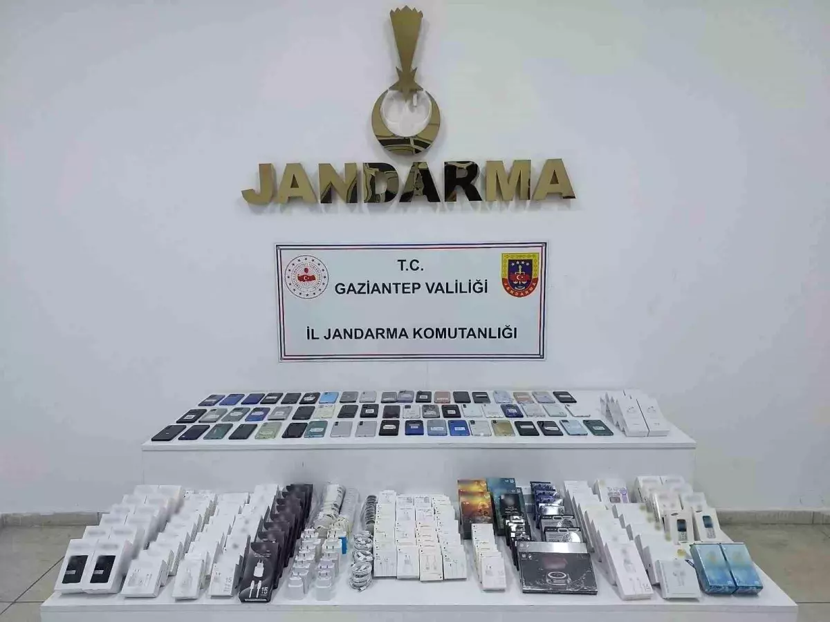 gaziantepte kacak elektronik urun operasyonu 1975000 tl degerinde urun ele gecirildi ZY6Nimbk.jpg