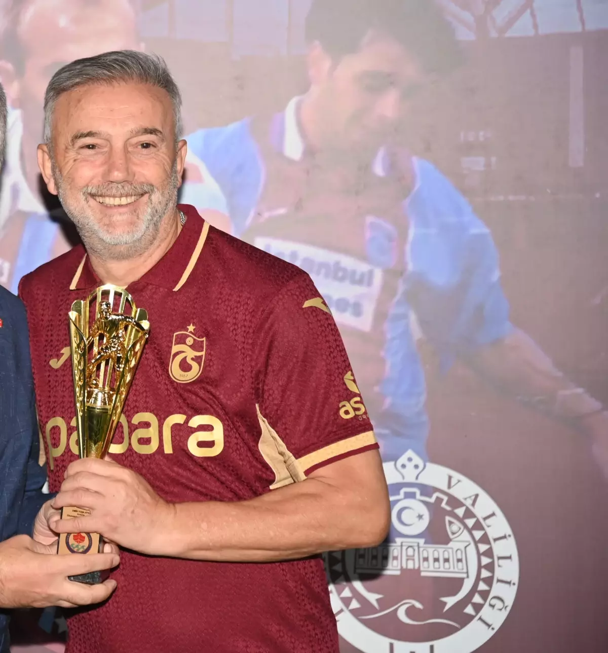 hami mandiralidan taraftara sampiyonluk cagrisi HcODCapx.jpg