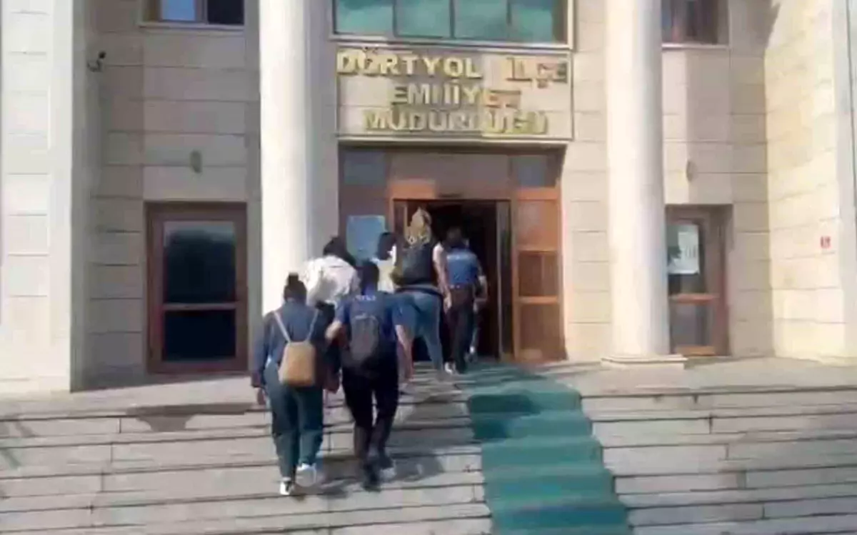 hatayda kacak calisan yabanci uyruklu kadinlar gozaltina alindi fz7xKCWI