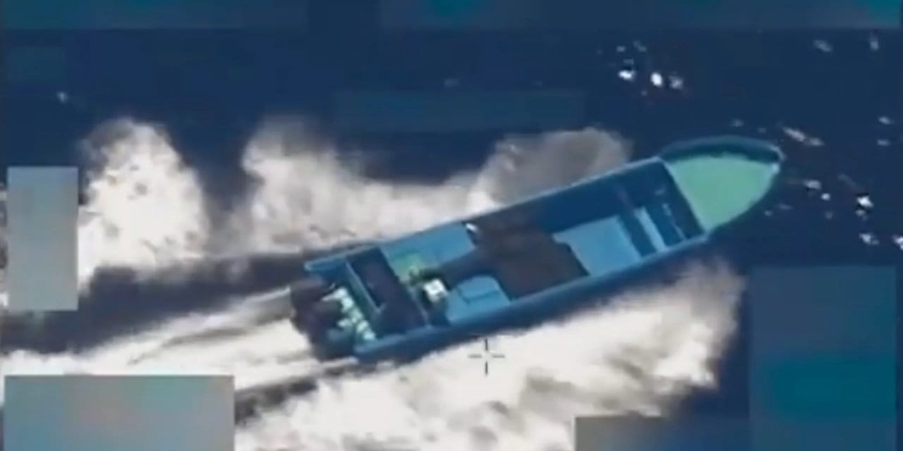 uyusturucu kacakciligi suphesiyle bir gemi vuruldu S7tcEsqY.jpg