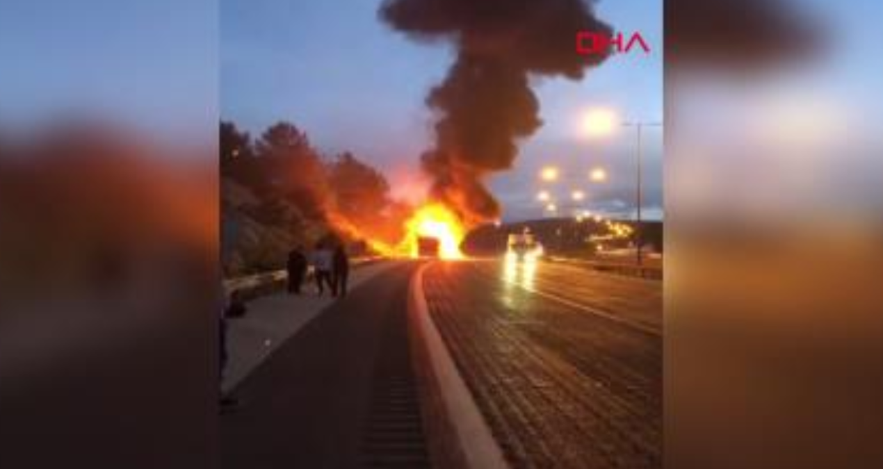 Otoyolda Yangın Paniği: Yolcu Otobüsü Küle Döndü