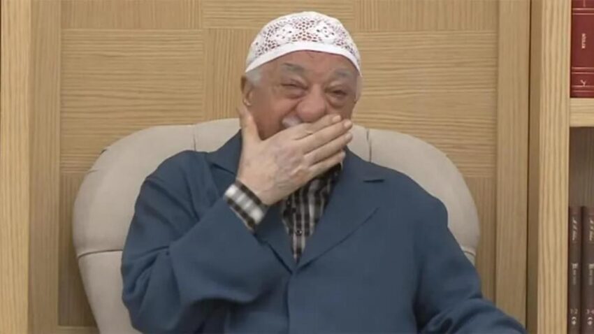 Feto darbe girisimi icin senaryo demisti ama fetoculer yatakta basip safakta asacakti i5z6BHrq
